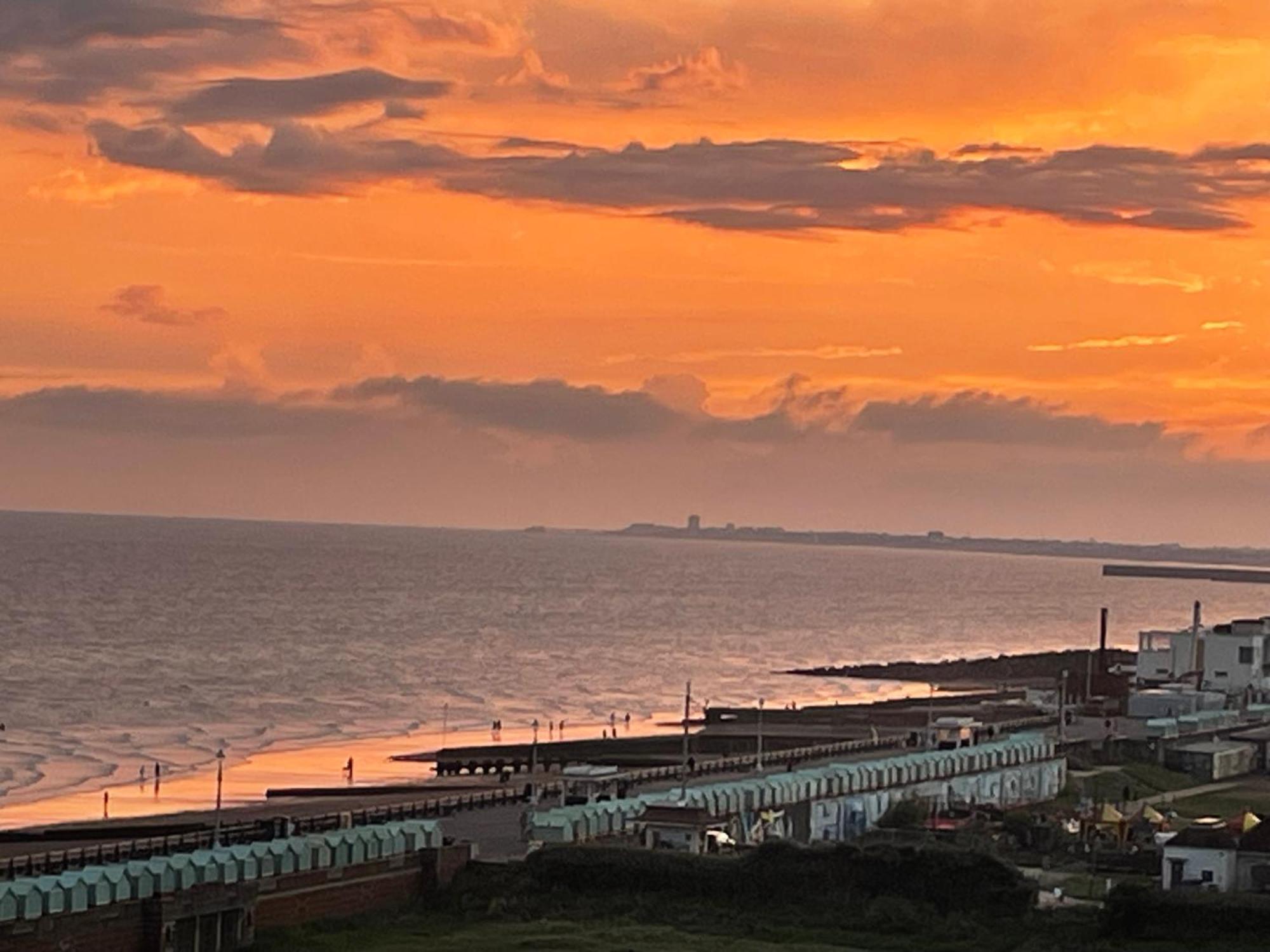 Appartamento Seascape With Outstanding Sea Views Hove Esterno foto